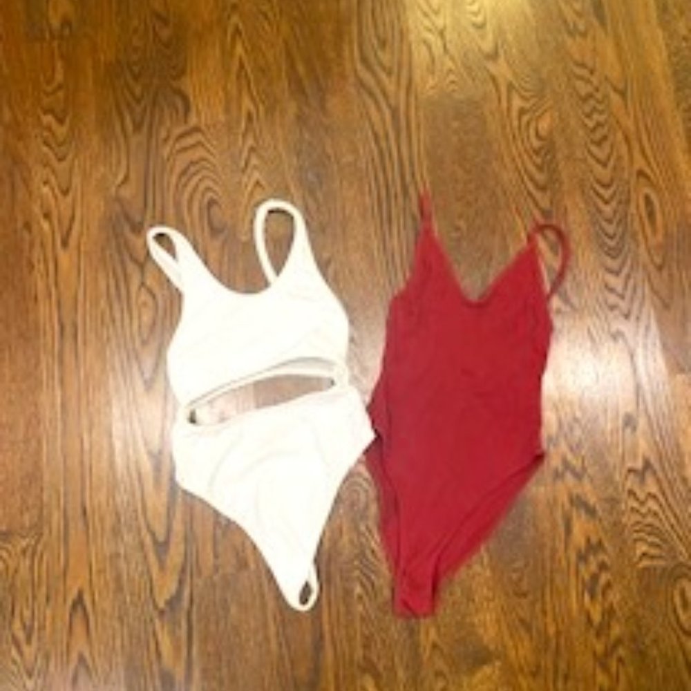 bodysuit (like new) in size S,